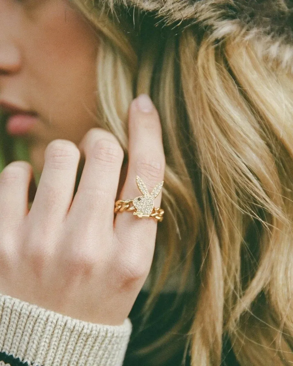 Playboy Chain Ring anello oro coniglietto strass